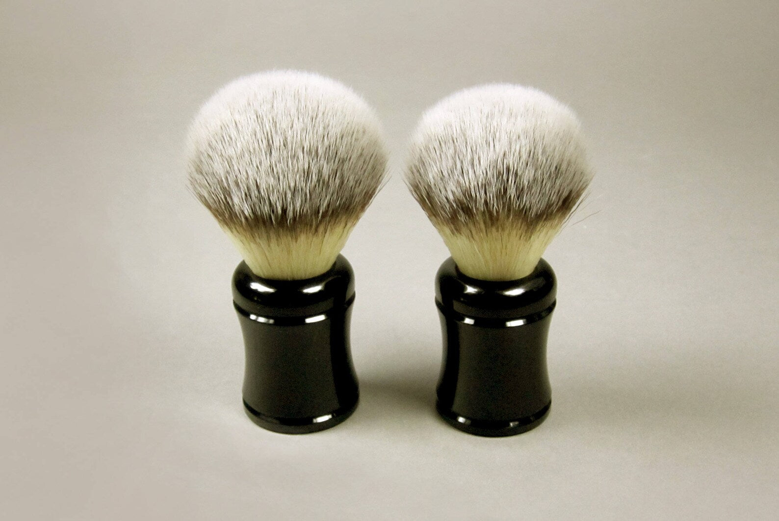 Acrylic Handle Shaving Brush, Synthetic Fiber (Black)